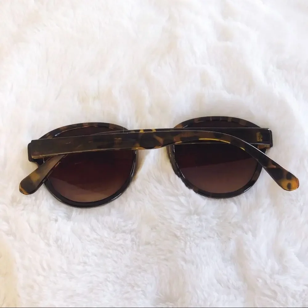 Stylens adds cloth outfit